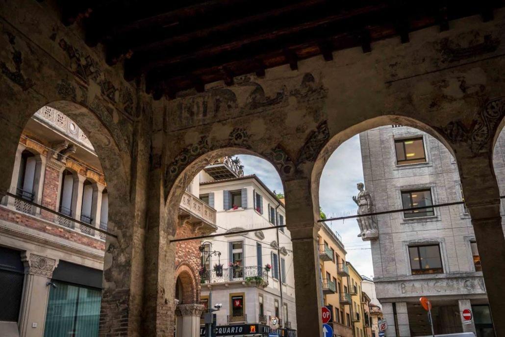 Holiday Treviso Suite Venezia Buitenkant foto