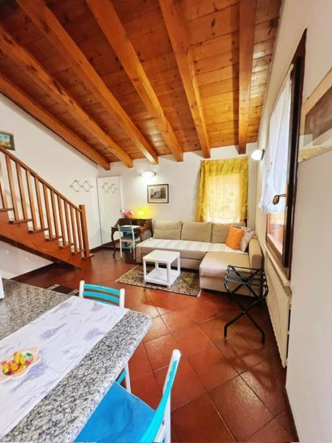 Holiday Treviso Suite Venezia Buitenkant foto