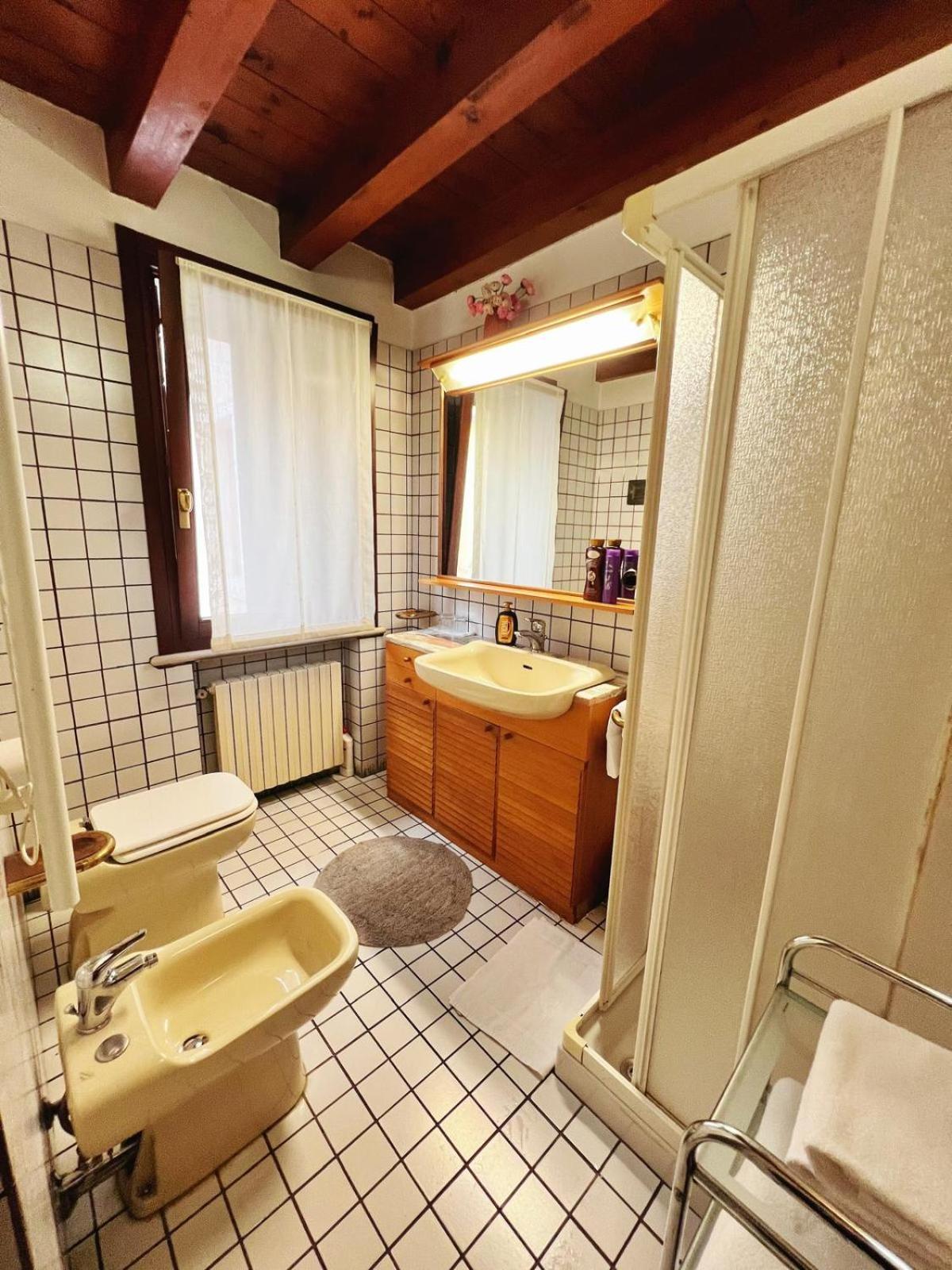 Holiday Treviso Suite Venezia Buitenkant foto